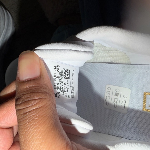 Puma Women's White Sneakers - Picture 4 of 4